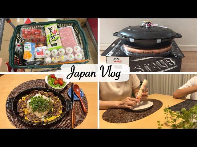 another STAUB oval oven dish  Asian fried noodle, beef pepper rice and fruit ice bar