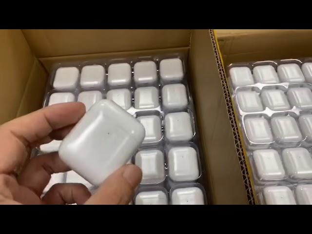 Bluetooth earphone， With wireless charging。