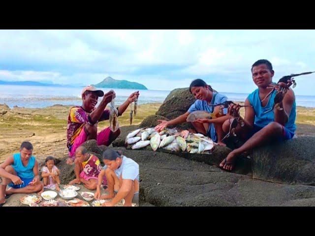 HAPPY FOODTRIP CRAB SQUID AND FISH