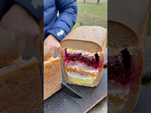 Решил запихнуть «Селедку под шубой» в ХЛЕБ ) Получилось ВКУСНО И КРАСИВО , и посуду мыть не надо