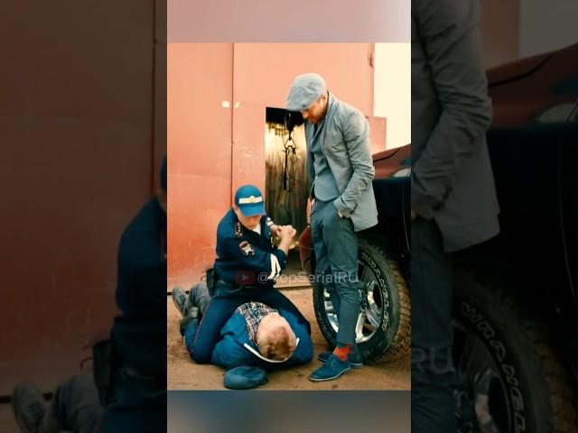 Оперативно задержал беглеца! #криминал #сериалы #спецбат #кинонавечер
