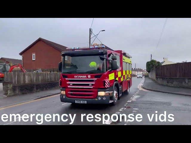 south wales fire & rescue caldicot responding to a car crash on the M4 30/3/23