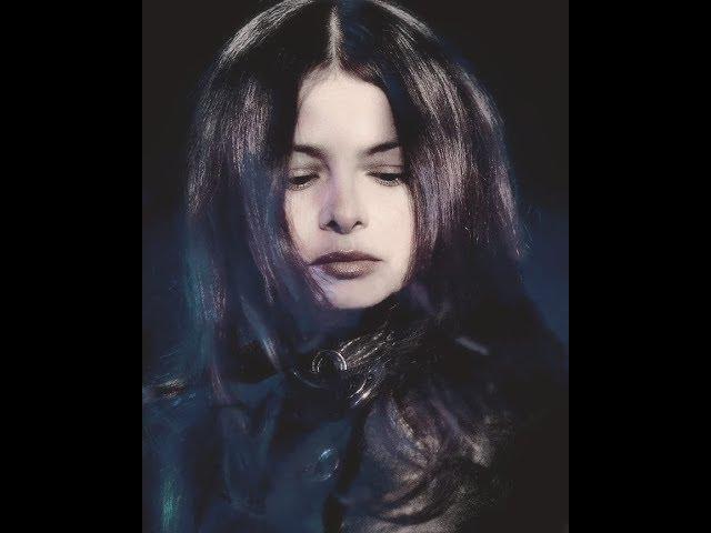 Hope Sandoval w. Massive Attack + Burial - FOUR WALLS (+ lyrics)