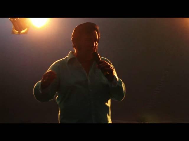 Michael Hoover sings 'Lawdy Miss Clawdy' Elvis Week 2016