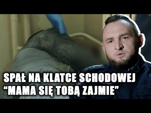 "Mama się tobą zajmie". Policja interweniuje przy śpiącym na klatce