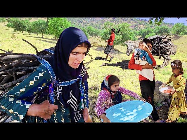 Hardworking nomadic family: Everyone is busy in Akram's house