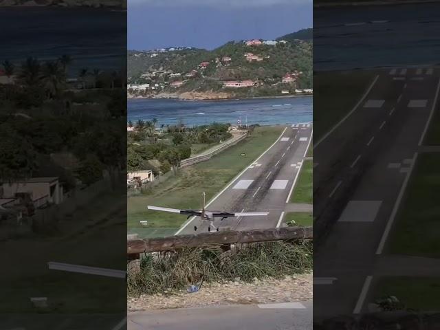 CRAZY LANDING #pilotslife #aviationlife #aviationgeek #aviationvideo #aviation #avgeekoftheweek