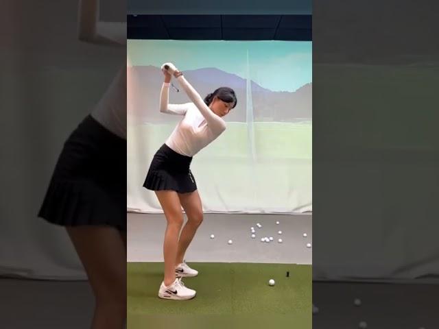 아이언샷 슬로우로 보니까 확실히 이해되네!! | 아이언 스윙 TV#shorts #golf #golfswing