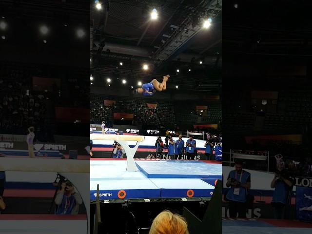 Simone Biles throwback : performing the double double dismount at 2019 Worlds on Podium Training