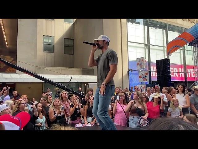 Walker Hayes   Y'All Life LIVE on the Today Show