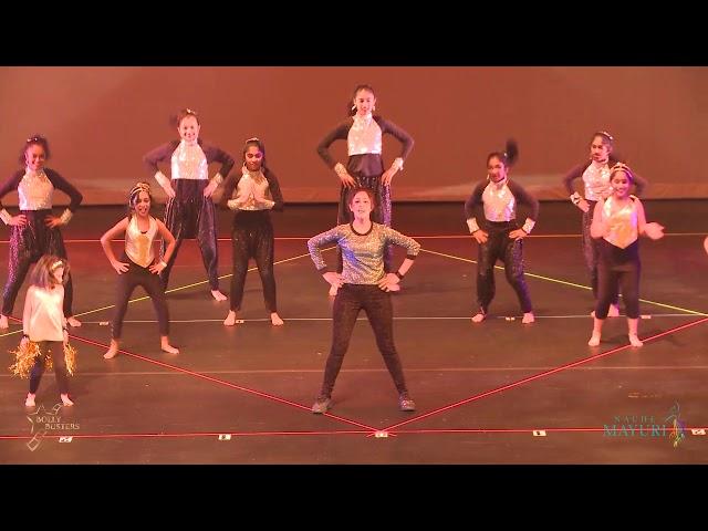 Welcome Dance by Mayuri & Team Nache Mayuri @ Nache Mayuri's BollyBusters, Annual Dance Show 2019.