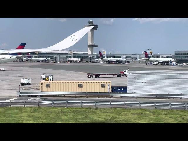 Lufthansa LH 410 rough landing JFK