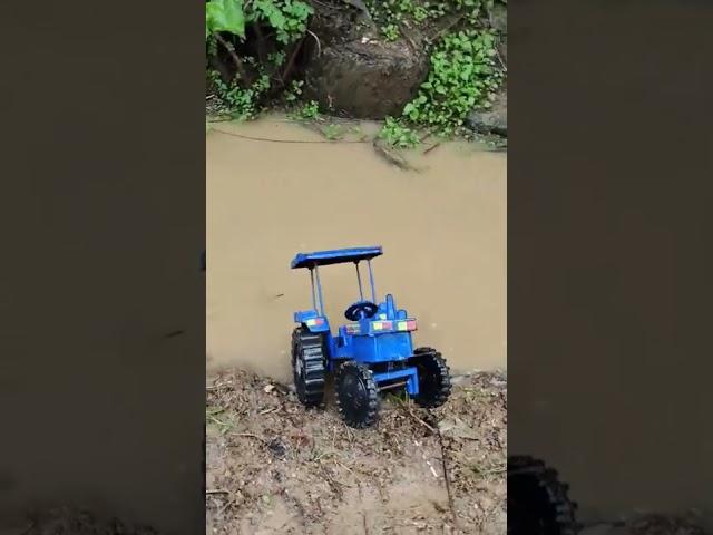 Tractors driving on deep water #supercrazykids #tractorspotter #johndeere #kidsdianashow