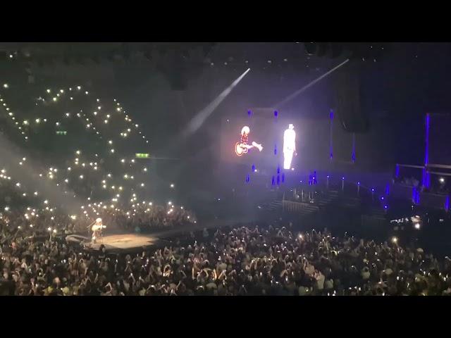 Love of My Life - the last refrain, Brian May joined by Freddie Mercury on video screen