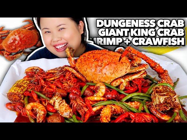 KING CRAB LEGS + DUNGENESS CRAB + SHRIMP+ CRAWFISH SEAFOOD BOIL MUKBANG 먹방 EATING SHOW!