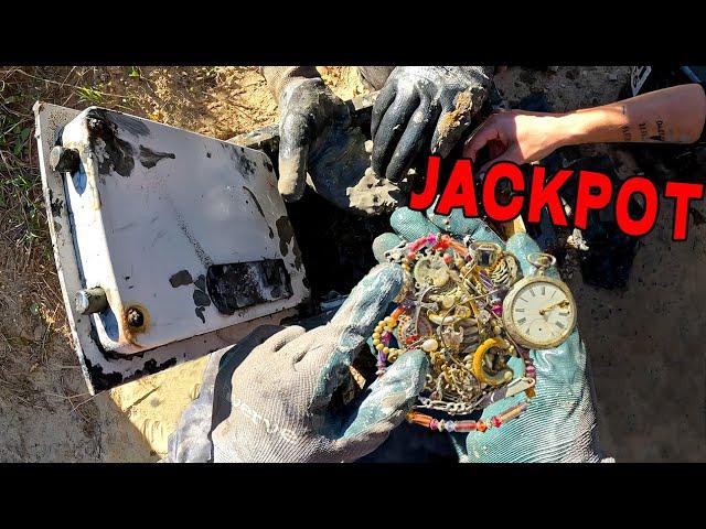 This safe is full of jewels! Miraculous magnet fishing