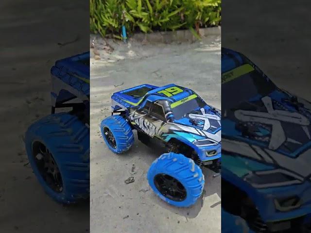 A cool, stylish RC car handles all obstacles! Even Sand or stairs! #XBASH #EXOST #RCCARS #silverlit