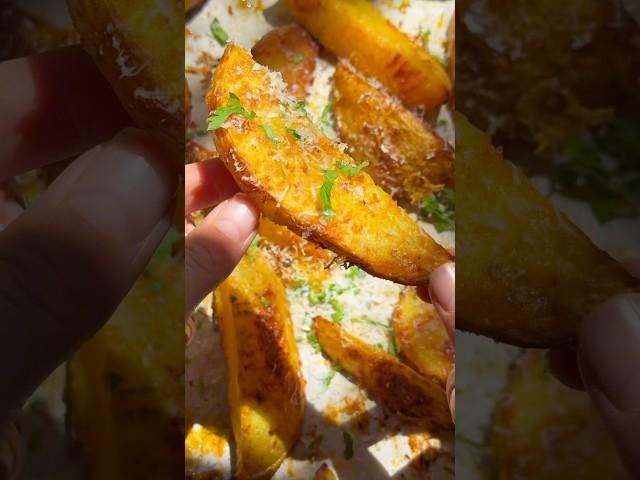 5 Tips for CRISPY potato wedges in the comments! #potato #crispy #wedges