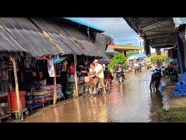 CAMBODIA TRIP - Snoeng Battambang Market Flooded |  Countryside Life In Cambodia