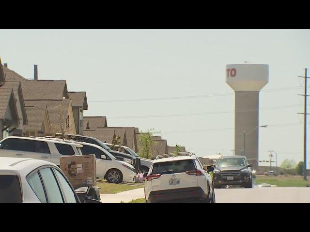 Hutto residents concerned over nearby ‘breeding ground for rattlesnakes’ | FOX 7 Austin