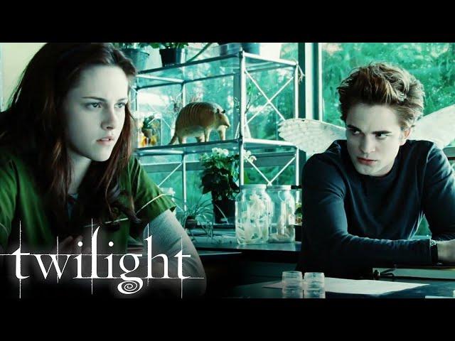 'Bella Meets Edward' Scene | Twilight (2008)