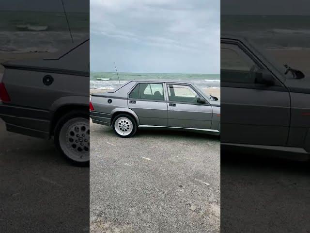 Der Alfa Romeo 75 ist der letzte echte Alfa und immer noch eine tolle Erscheinung!