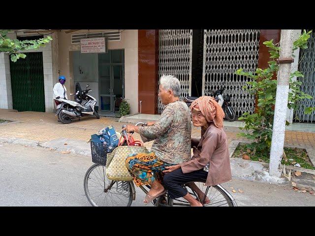 Giữ chữ hiếu lo cho mẹ qua đời mới lấy chồng, nào ngờ mẹ thọ 100 tuổi thế là bà cụ độc thân