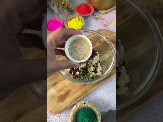 The Easiest Way To Make Thandai !!! No Syrup.. Just the original way of making it for Holi