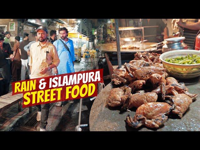 Islampura Food Street in Rain | Tawa Chicken, Anda Tikki, Shami Burger | Lahore Food, Pakistan