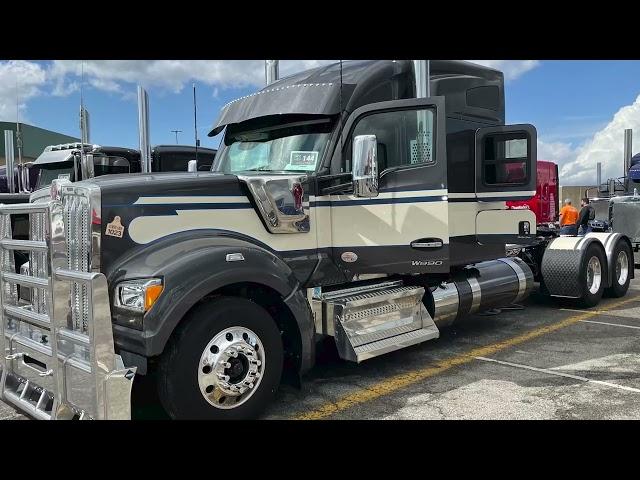 Livestock hauler’s custom Kenworth W990: A rare show piece