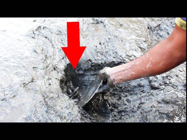 Best Hand Fishing | Find Catfish in Secret Hole | Unique Fishing Catching Catfish by Hand in Mud