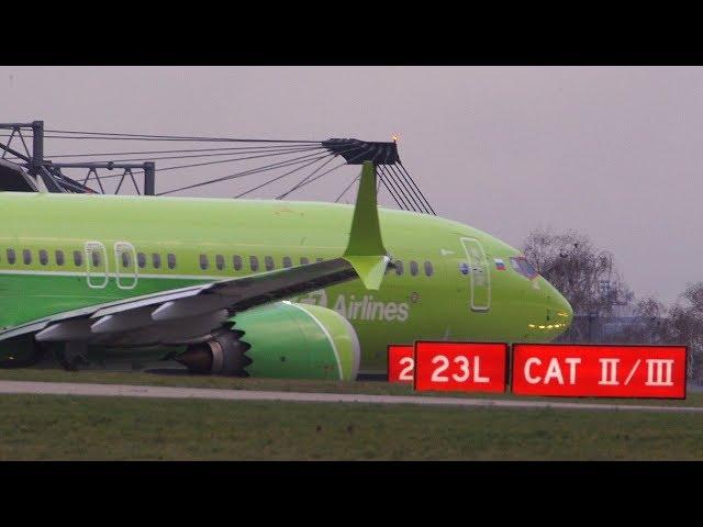 Boeing B737 Max 8 Start at Düsseldorf Airport to Moscow DUS-DME