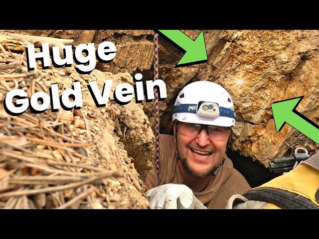 MASSIVE GOLD FOUND in a Tiny Hole - Would you Crawl in Here?