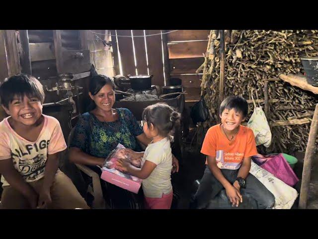 Le mandan un gran regalo  desde USA  A Doña victoriay su esposo la está echando de su casa 