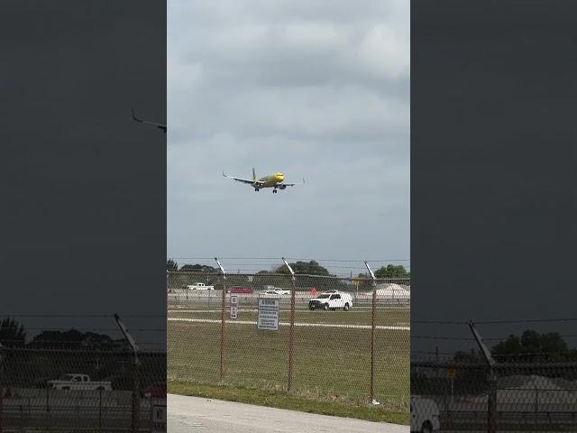 Spirit Airbus A321 Windy Landing at KFLL #fll #automobile #aviation #planespotting #pilot #airport