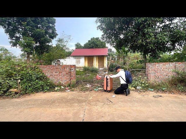 Doctor returns home, suddenly collapses in front of old house after many years working abroad