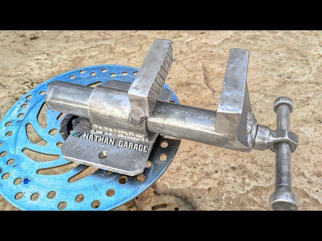 Only a few people know how to make a strong iron vise | DIY metal vise