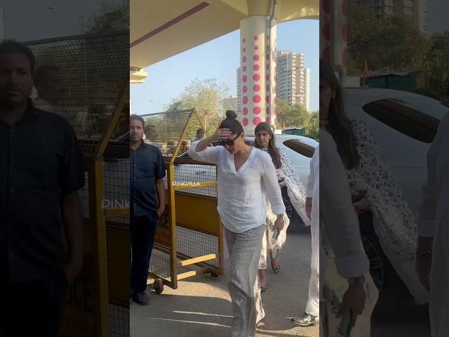 Kareena & Karisma Kapoor Visit Anil Kapoor’s Home After Nirmal Kapoor’s Funeral #bollywood #shorts