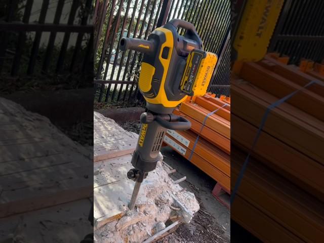 FIRST LOOK New Dewalt 15kg Flexvolt Demolition Jack Hammer -  DCH966 ￼