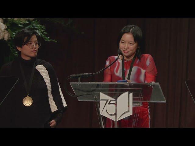 Yáng Shuāng-zǐ and Lin King accept 2024 National Book Award for Trans. Lit. for Taiwan Travelogue