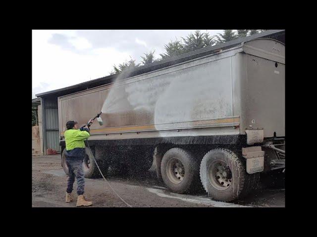 Touchless Technique on a Grubby Trailer – Active Diamond