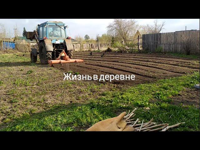 ДЕРЕВЕНСКАЯ ЖИЗНЬ ПЕРЕЕХАЛА ИЗ ГОРОДА в ДЕРЕВНЮ ОДНА в ДЕРЕВНЕ 