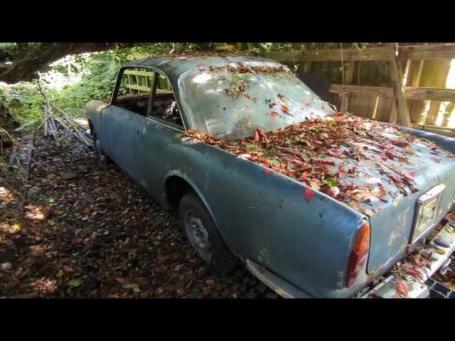 ABANDONED Classic Car Graveyard ( SHOCKED BY WHAT I ENCOUNTER INSIDE MANSION )