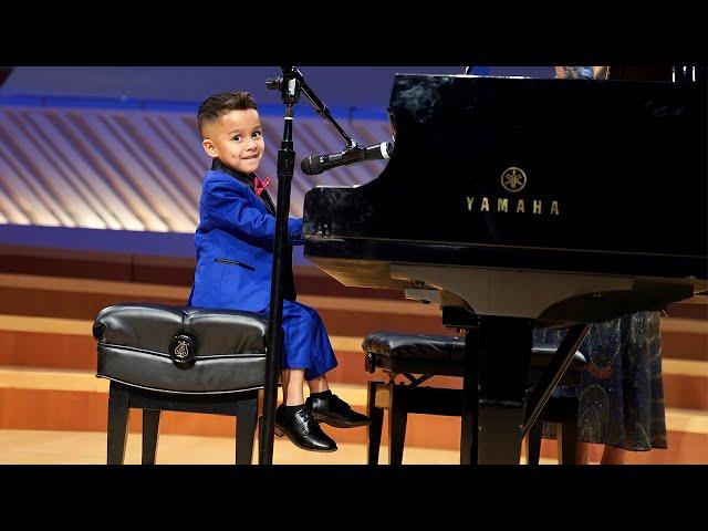 4 Year Old Jelijah Diaz Plays Piano & Violin At His First Concert Recital