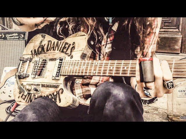 Whiskey Barrel Guitar • JUSTIN JOHNSON SOLO SLIDE GUITAR "Whiskey Barrel Blues"