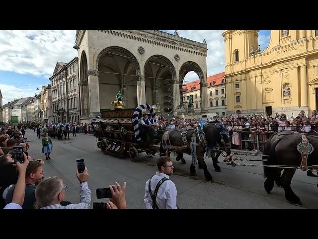 Trachten- und Schützenumzug zum Oktoberfest 2023 (komplett) am Odeonsplatz