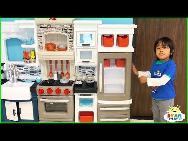 Ryan Pretend Play with Kitchen Food Toy Cooking Playset!