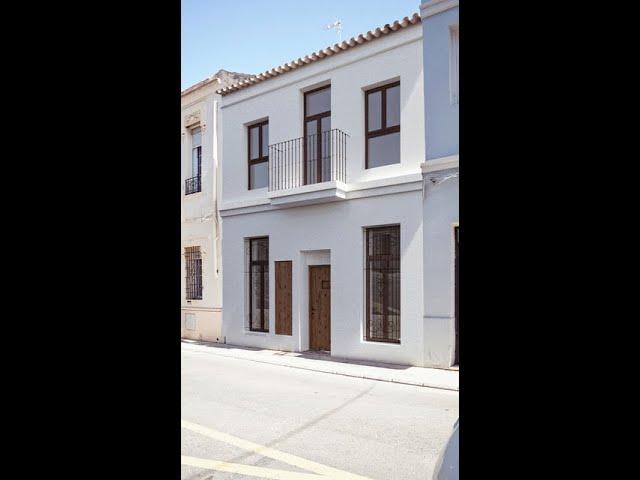 785.000€ 4 Bedrooms 3 Bathrooms townhouse in Quatre Carreres Valencia City.