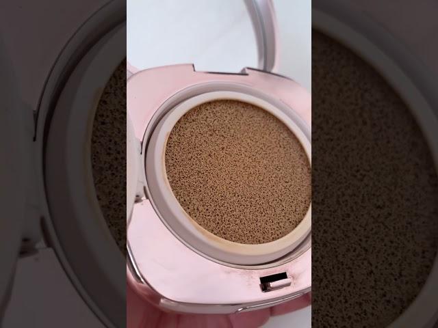 La Mer The Luminous Lifting Cushion Foundation 03 Warm Porcelain #lamer #cushion #foundation #makeup