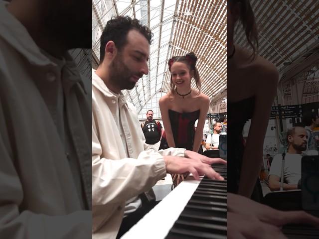 Young Girl sings VOILA in Paris Train Station - Beautiful version 